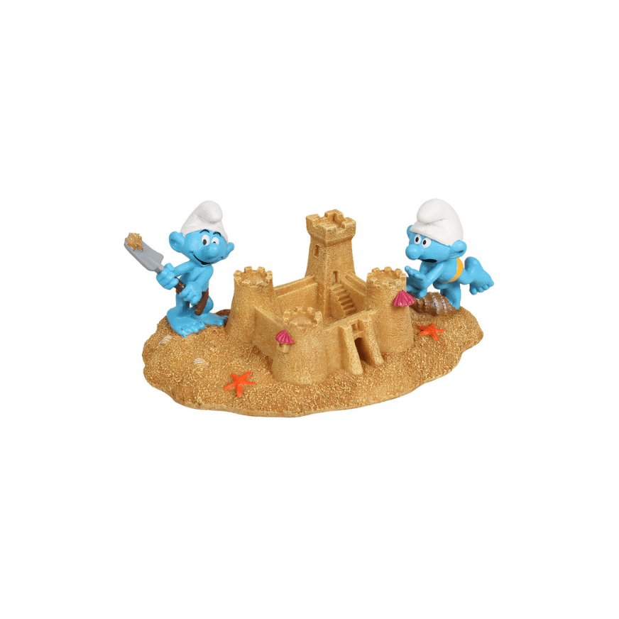 Schlümpfe bauen eine Sandburg Figur